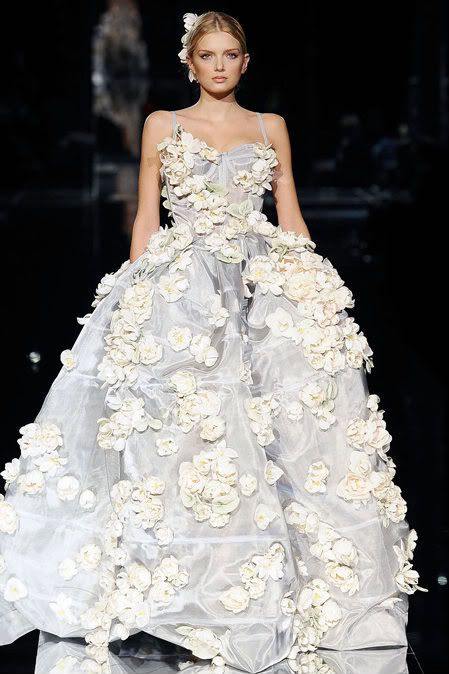 famous-designers-design-wedding-dresses