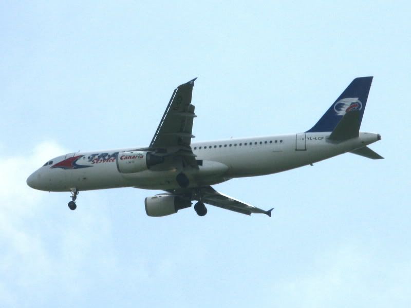 http://i715.photobucket.com/albums/ww157/TheMightyOz/7259_YL-LCF_TravelService_A320.jpg