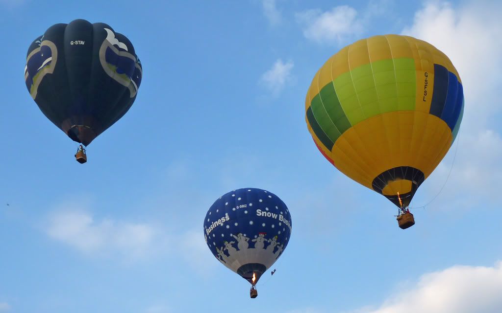 http://i715.photobucket.com/albums/ww157/TheMightyOz/Bristol%20Balloon%20Fiesta%2015th%20August%202010/P1070562.jpg