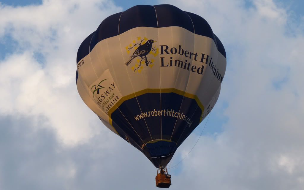 http://i715.photobucket.com/albums/ww157/TheMightyOz/Bristol%20Balloon%20Fiesta%2015th%20August%202010/P1070651.jpg