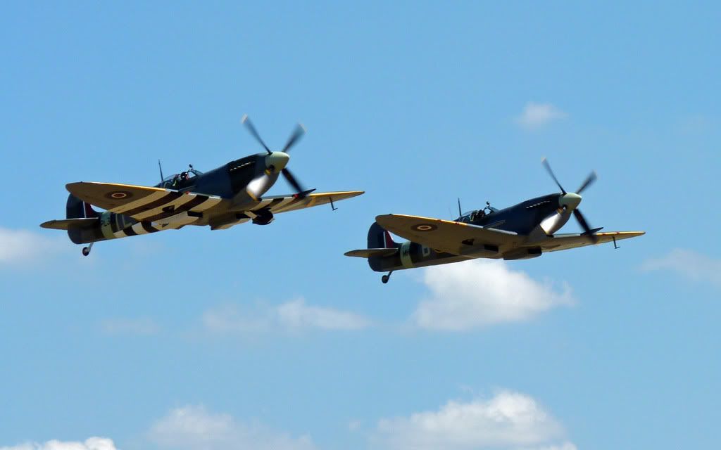 http://i715.photobucket.com/albums/ww157/TheMightyOz/Flying%20Legends%202010%20Part%202/P1020667.jpg