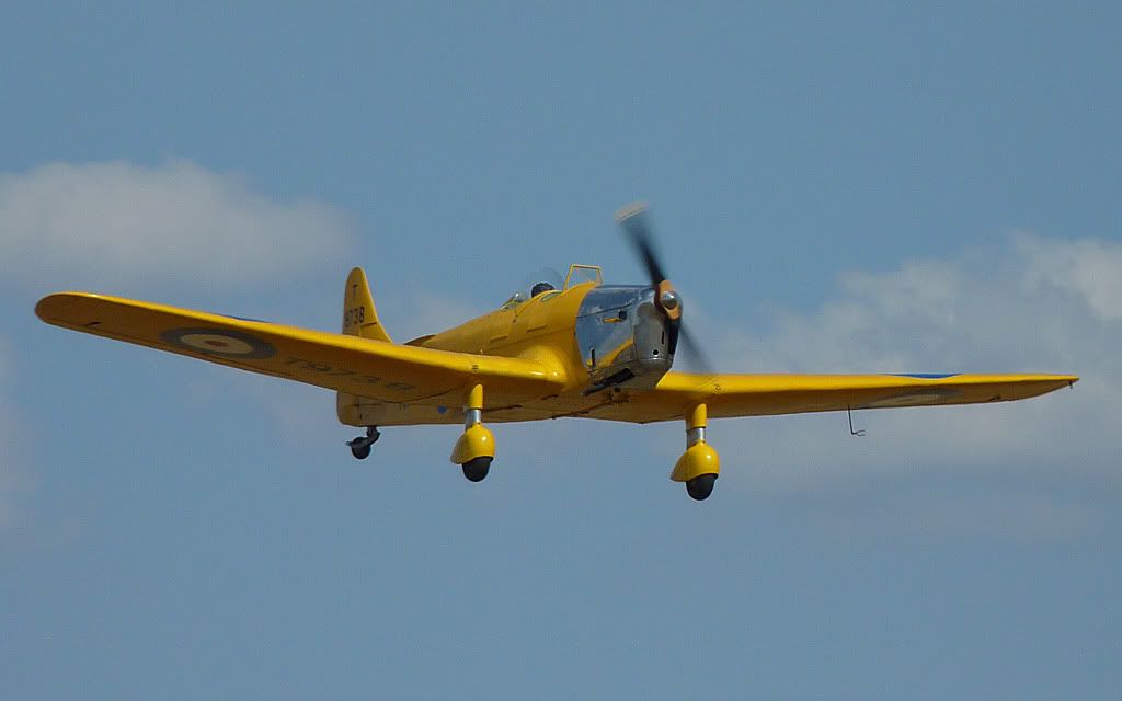 http://i715.photobucket.com/albums/ww157/TheMightyOz/Flying%20Legends%202010%20Part%202/P1030026.jpg