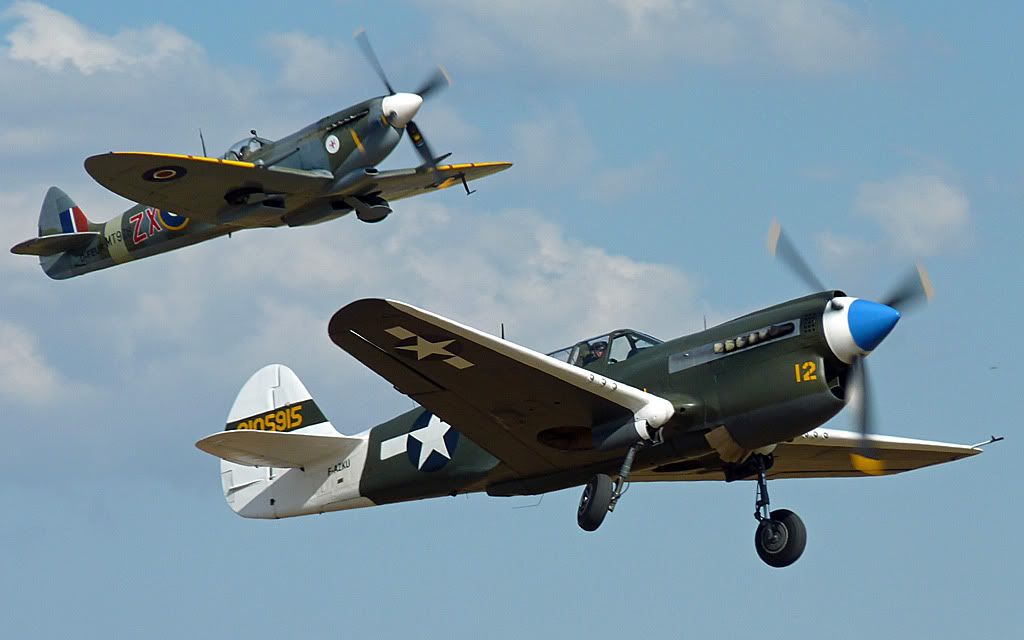 http://i715.photobucket.com/albums/ww157/TheMightyOz/Flying%20Legends%202010%20Part%202/P1030261.jpg