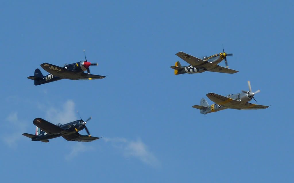 http://i715.photobucket.com/albums/ww157/TheMightyOz/Flying%20Legends%202010%20Part%202/P1030331.jpg