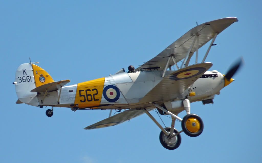 http://i715.photobucket.com/albums/ww157/TheMightyOz/Flying%20Legends%202010/P1030053.jpg