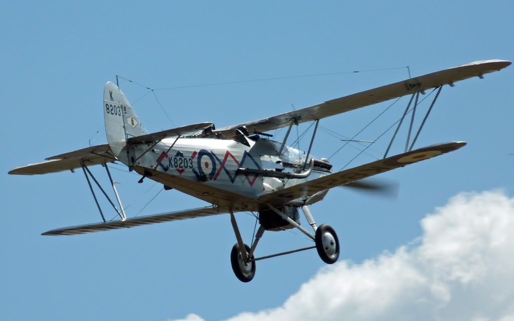 http://i715.photobucket.com/albums/ww157/TheMightyOz/Flying%20Legends%202010/P1030054.jpg