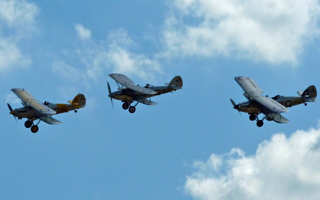 http://i715.photobucket.com/albums/ww157/TheMightyOz/Flying%20Legends%202010/P1030071.jpg