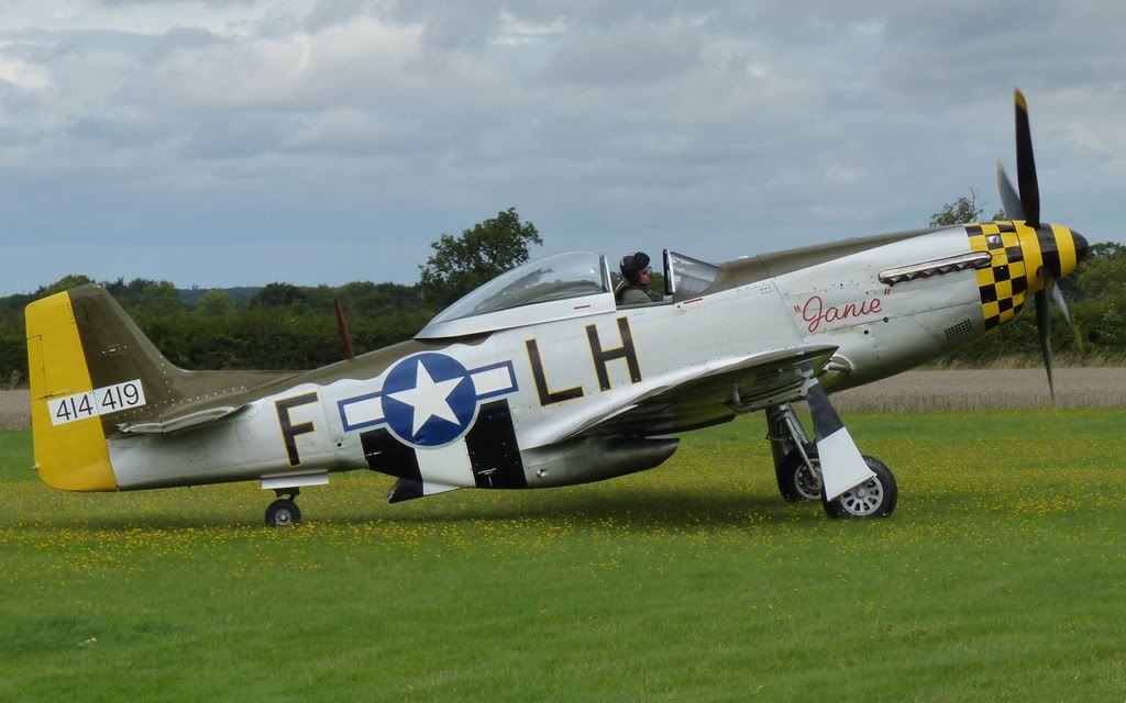 http://i715.photobucket.com/albums/ww157/TheMightyOz/Little%20Gransden%20Airshow%202010/P1090798.jpg