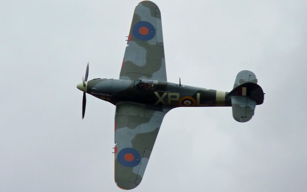 http://i715.photobucket.com/albums/ww157/TheMightyOz/Little%20Gransden%20Airshow%202010/P1090815.jpg