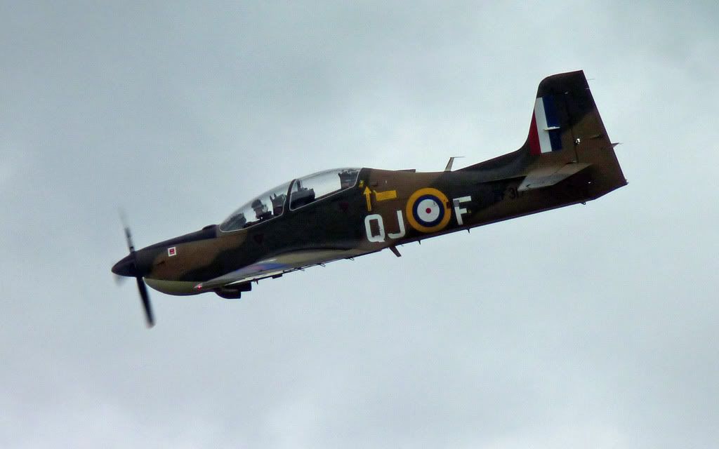 http://i715.photobucket.com/albums/ww157/TheMightyOz/Little%20Gransden%20Airshow%202010/P1090887.jpg