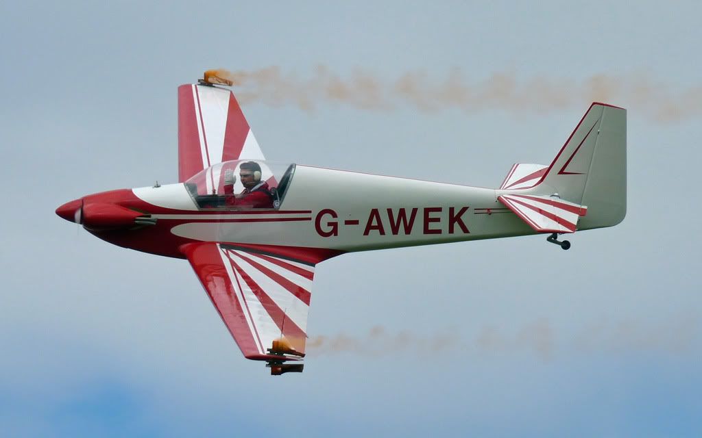 http://i715.photobucket.com/albums/ww157/TheMightyOz/Little%20Gransden%20Airshow%202010/P1090910.jpg
