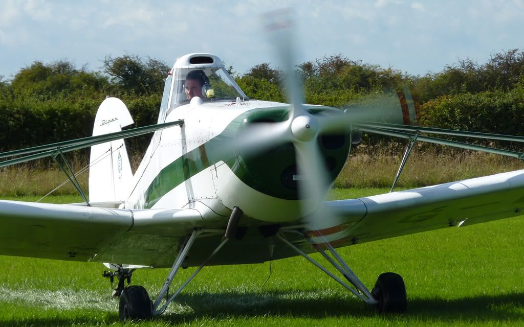 http://i715.photobucket.com/albums/ww157/TheMightyOz/Little%20Gransden%20Airshow%202010/P1090920.jpg