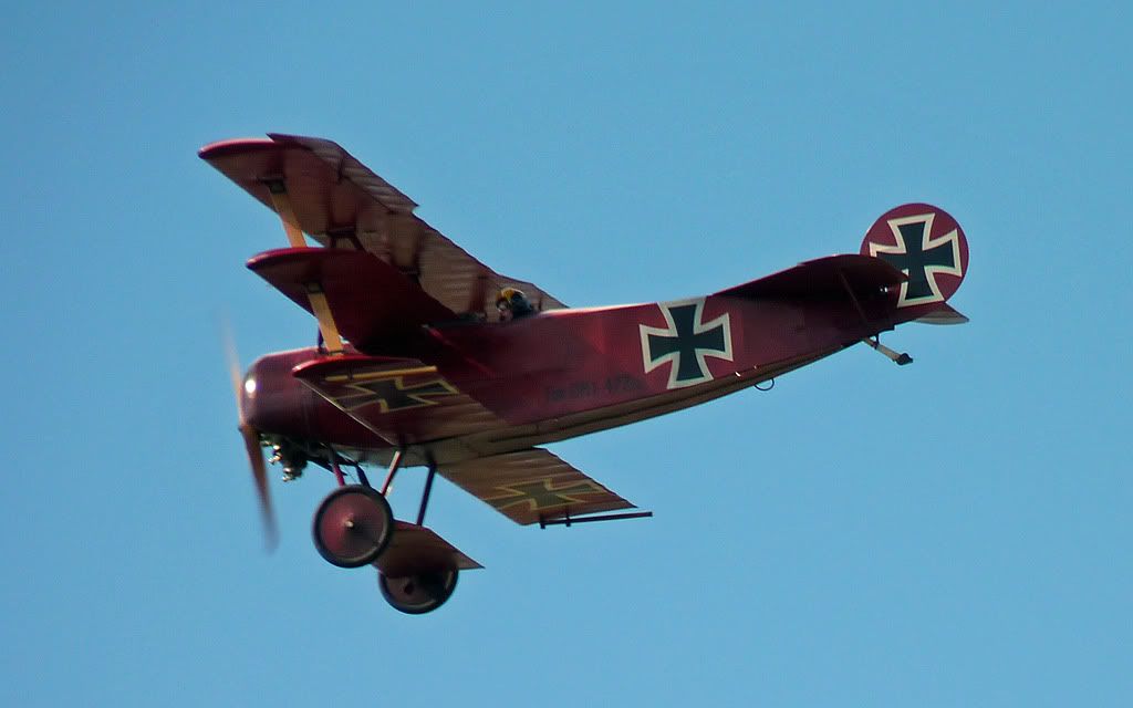http://i715.photobucket.com/albums/ww157/TheMightyOz/Little%20Gransden%20Airshow%202010/P1100053.jpg