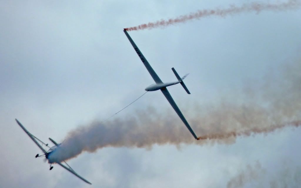 http://i715.photobucket.com/albums/ww157/TheMightyOz/Lowestoft%20Airshow%2013th%20August%202010/P1050954.jpg