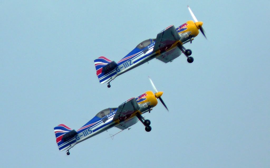 http://i715.photobucket.com/albums/ww157/TheMightyOz/Lowestoft%20Airshow%2013th%20August%202010/P1060021.jpg
