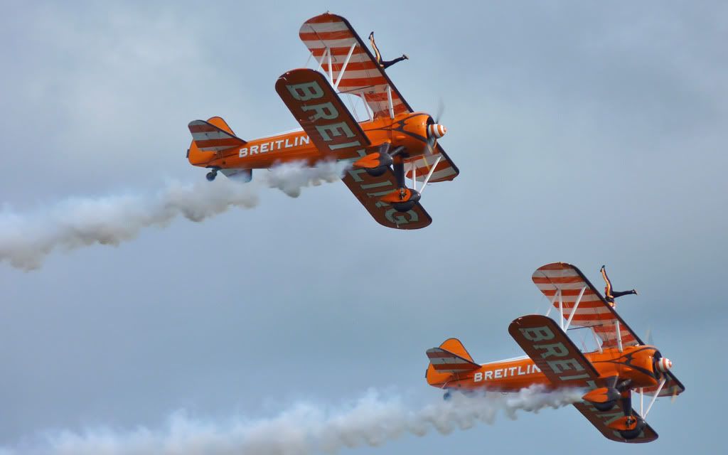 http://i715.photobucket.com/albums/ww157/TheMightyOz/Lowestoft%20Airshow%2013th%20August%202010/P1060227.jpg