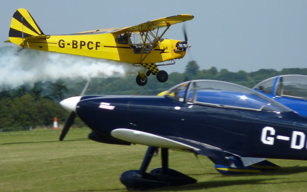 http://i715.photobucket.com/albums/ww157/TheMightyOz/Rougham%20Airshow%2014th%20August%202010/P1060455.jpg