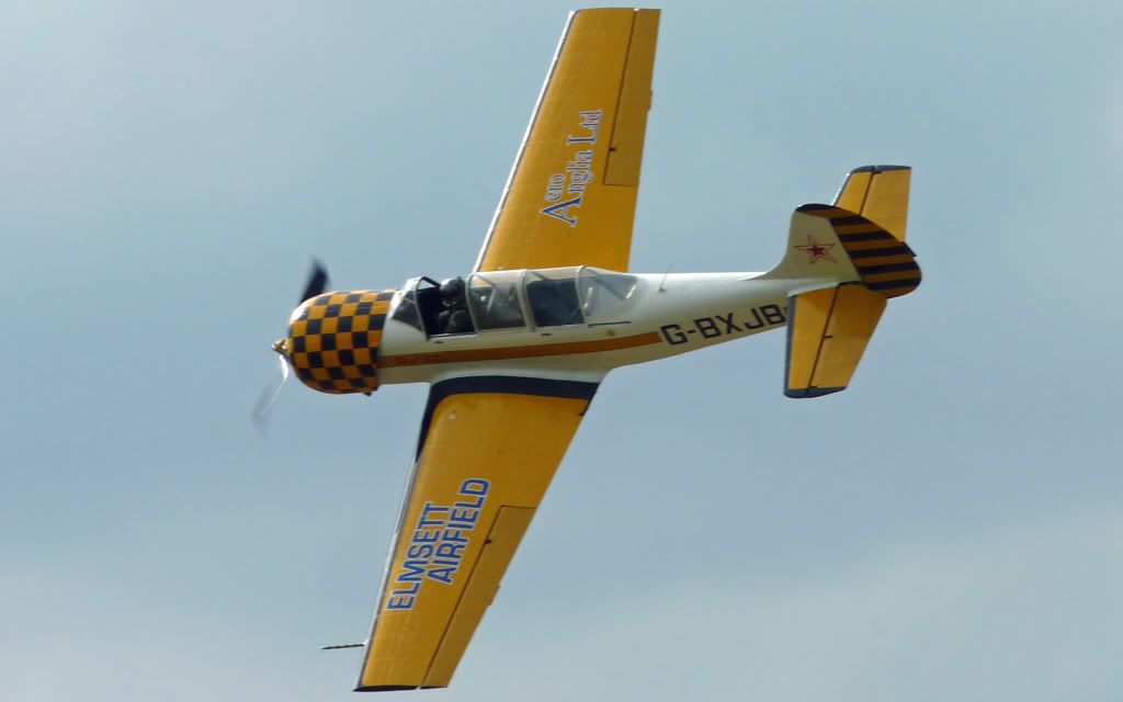 http://i715.photobucket.com/albums/ww157/TheMightyOz/Rougham%20Airshow%2014th%20August%202010/P1060642.jpg