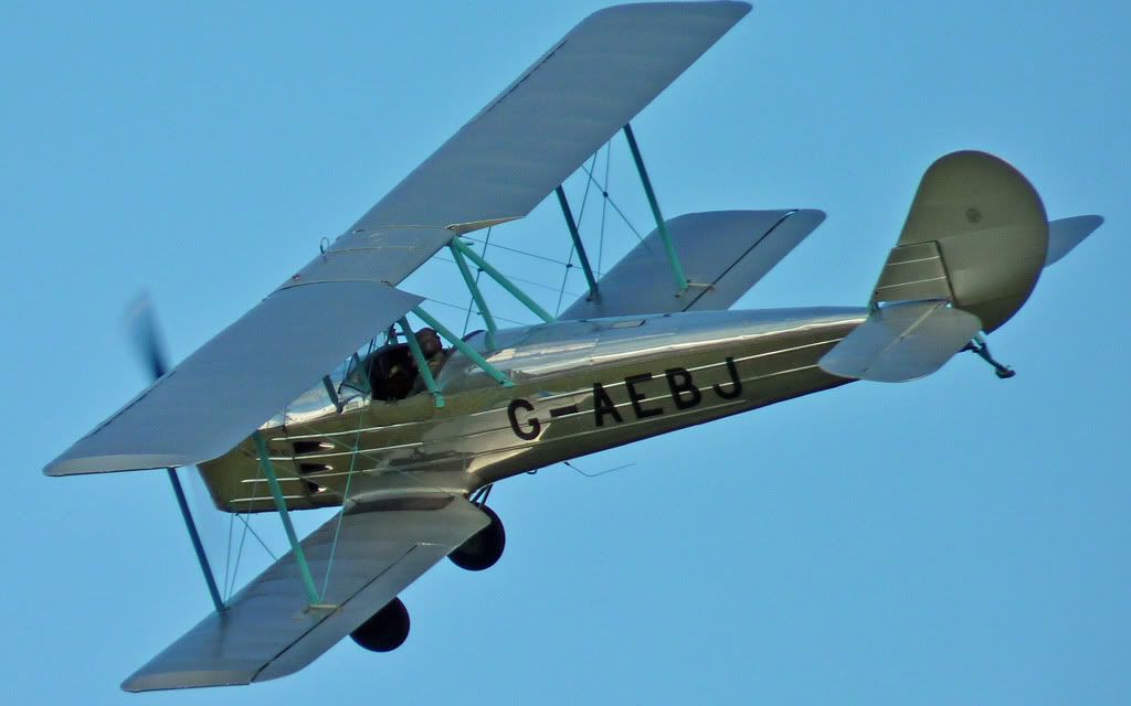 http://i715.photobucket.com/albums/ww157/TheMightyOz/Shuttleworth%2014th%20August%202010/P1060850.jpg