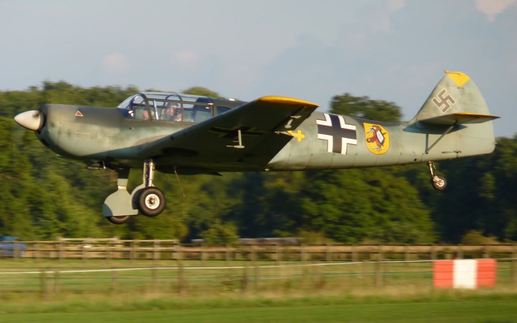 http://i715.photobucket.com/albums/ww157/TheMightyOz/Shuttleworth%2014th%20August%202010/P1060912.jpg