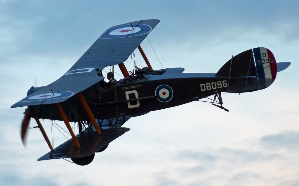 http://i715.photobucket.com/albums/ww157/TheMightyOz/Shuttleworth%2014th%20August%202010/P1060941.jpg