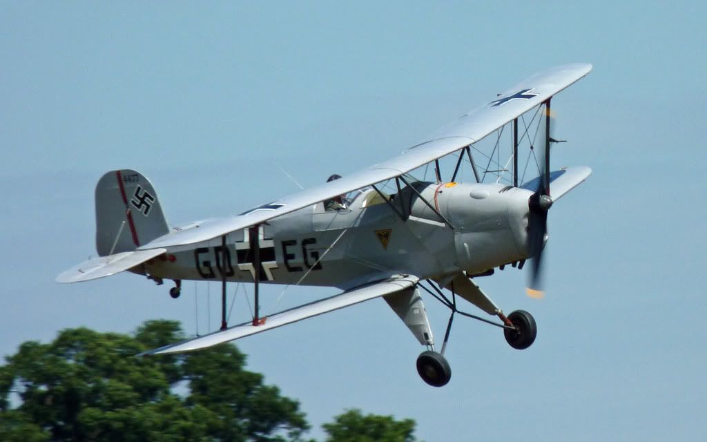 http://i715.photobucket.com/albums/ww157/TheMightyOz/Shuttleworth%204th%20July%202010/P1020066.jpg