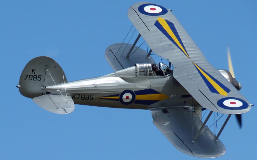 http://i715.photobucket.com/albums/ww157/TheMightyOz/Shuttleworth%204th%20July%202010/P1020328.jpg