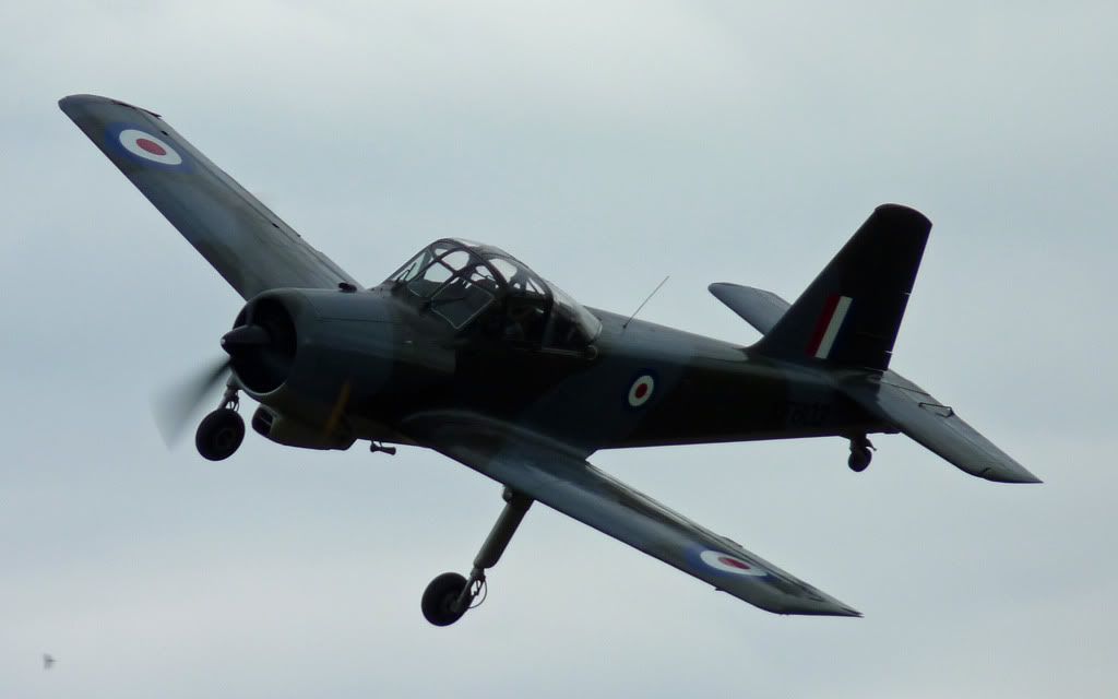 http://i715.photobucket.com/albums/ww157/TheMightyOz/Shuttleworth%204th%20July%202010/P1020350.jpg