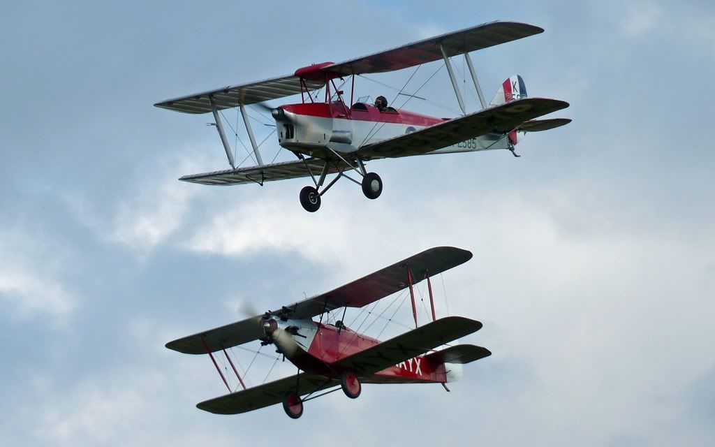http://i715.photobucket.com/albums/ww157/TheMightyOz/Shuttleworth%20Mid%20Summer%20Display%202010/P1040282.jpg