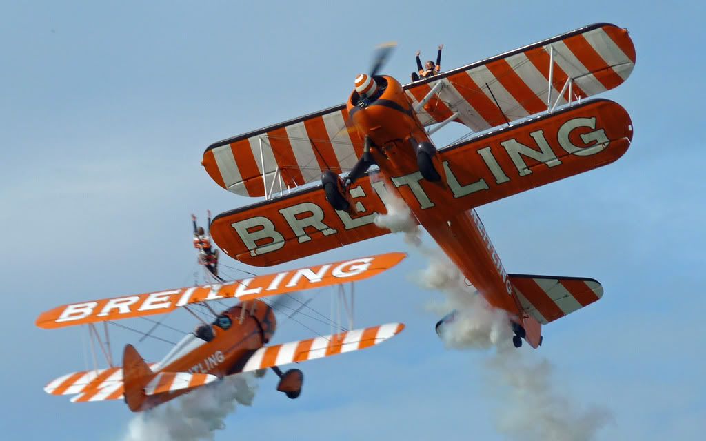 http://i715.photobucket.com/albums/ww157/TheMightyOz/Sywell%20Airshow/P1090487.jpg
