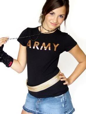 http://i715.photobucket.com/albums/ww157/limkhangyen98/demi-lovato.jpg