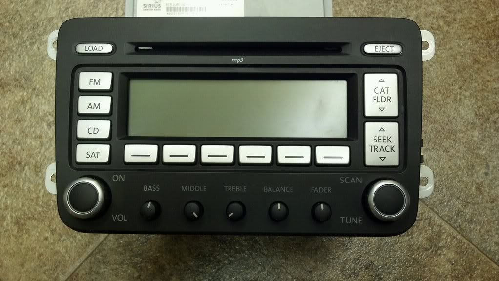 Premium 7 HEAD UNIT, 6 disc changer, plus sirius module. 145 VW